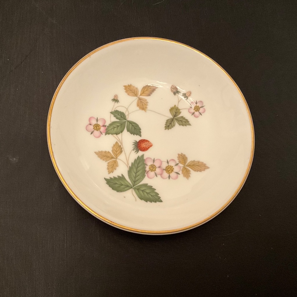 Wedgwood Wild Strawberry Trinket Dish